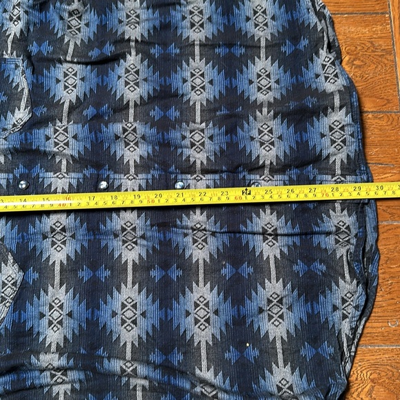 Moonshine Spirit By Brad Paisley Button Down Shirt - Picture 8 of 9